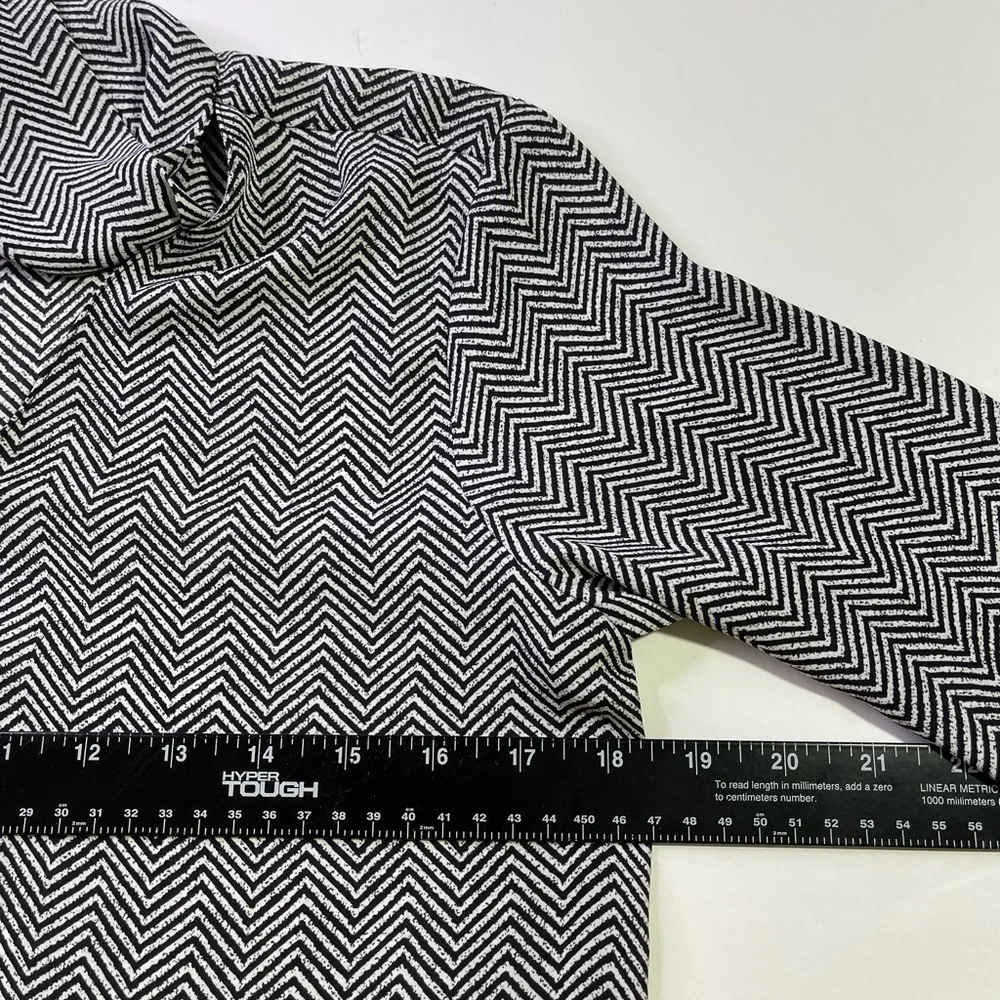 Ann Taylor Black White Zig Zag Bow Neck Top Size XSP - Picture 6 of 8